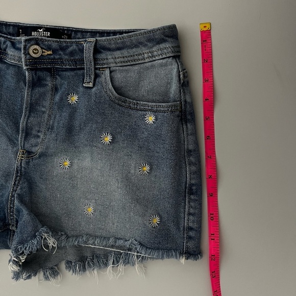 Hollister jeans shorts size 28 waist - Picture 4 of 6
